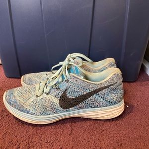 Nike flyknit woman’s sneakers